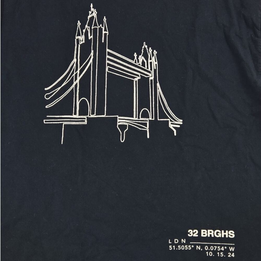 Topman | UK London Bridge-32 Buroughs T-Shirt | Size Large
